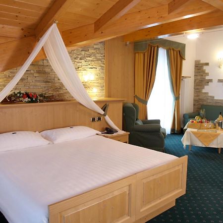 Hotel Gran Vacanze Rooms & Apartments 迪马罗 外观 照片