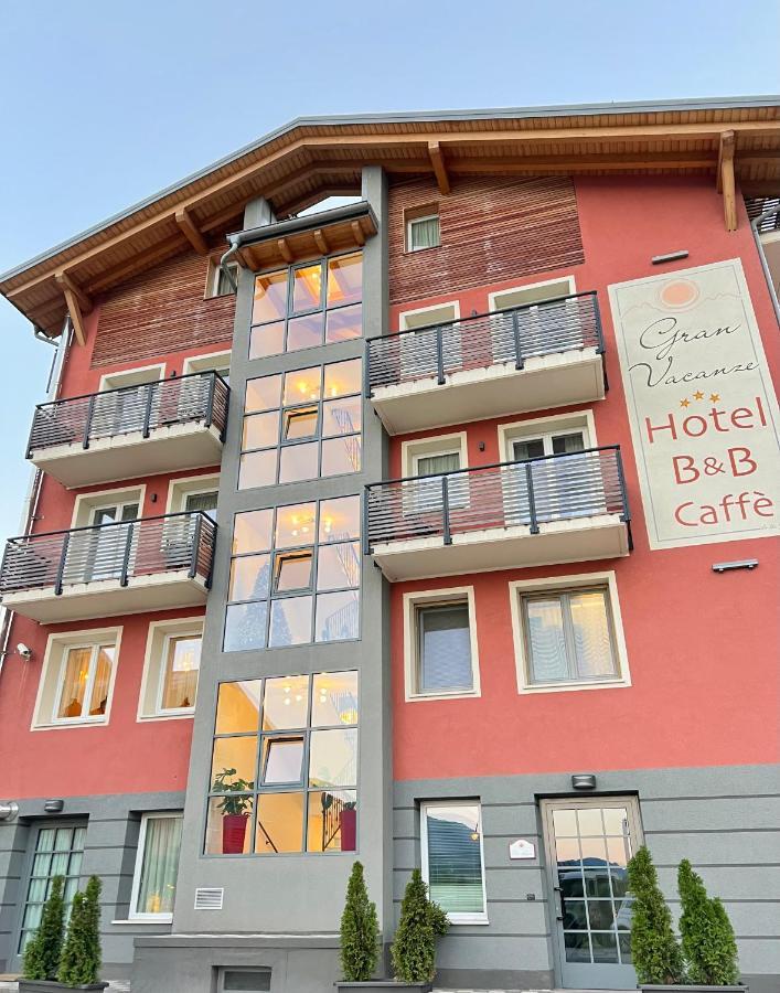 Hotel Gran Vacanze Rooms & Apartments 迪马罗 外观 照片
