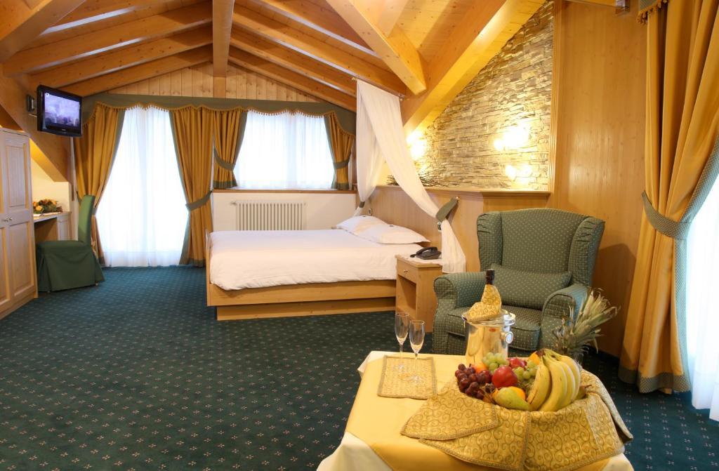Hotel Gran Vacanze Rooms & Apartments 迪马罗 外观 照片
