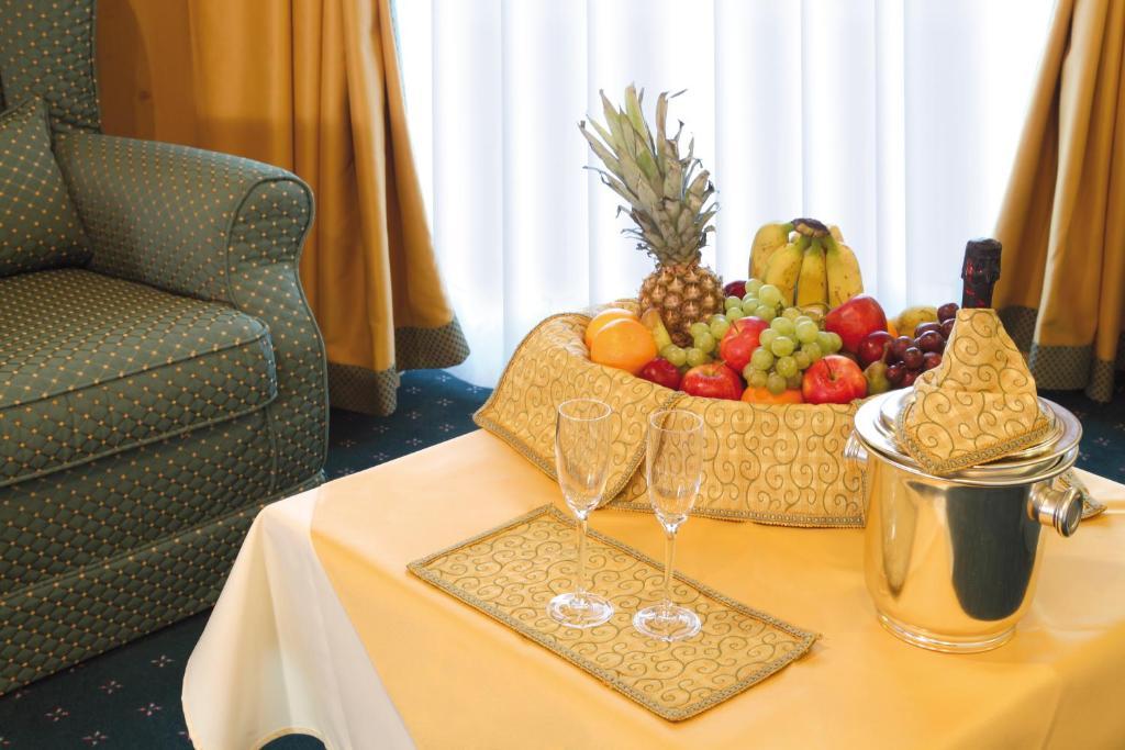 Hotel Gran Vacanze Rooms & Apartments 迪马罗 外观 照片