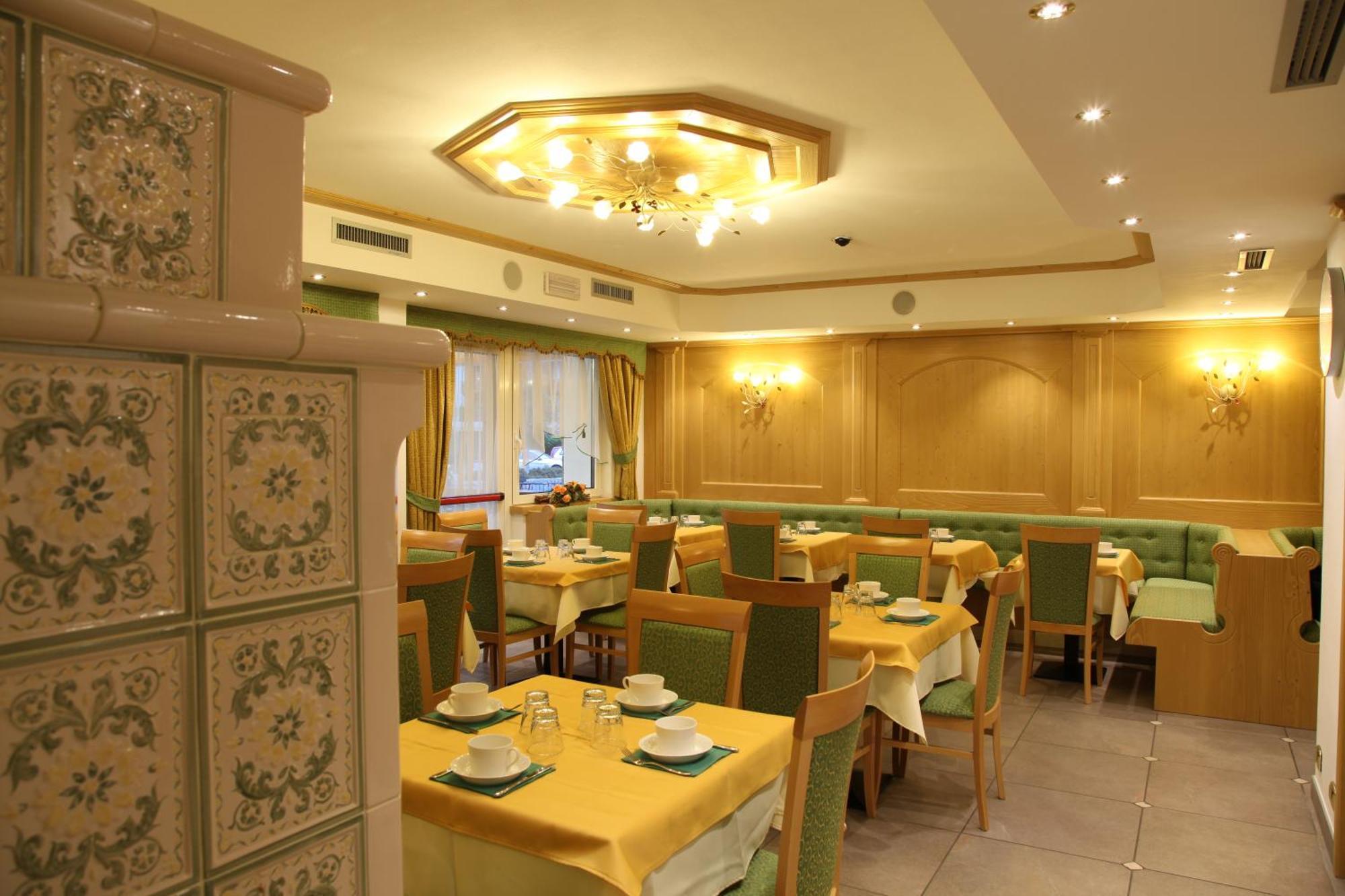 Hotel Gran Vacanze Rooms & Apartments 迪马罗 外观 照片