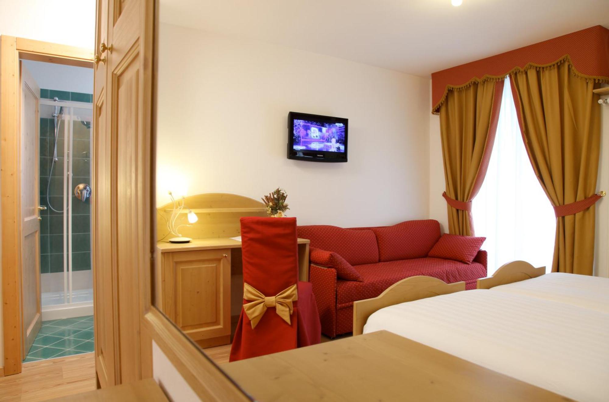 Hotel Gran Vacanze Rooms & Apartments 迪马罗 外观 照片