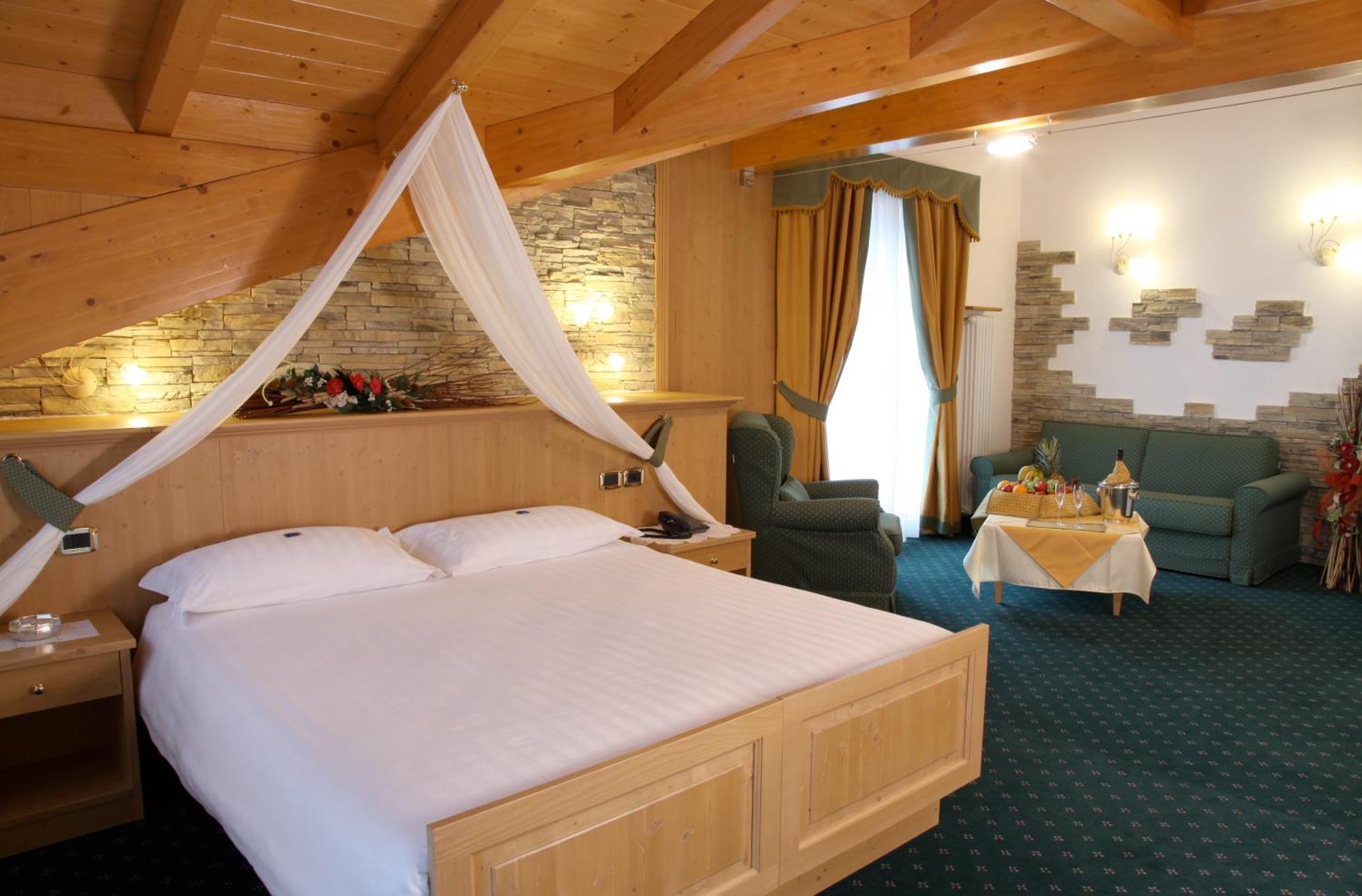Hotel Gran Vacanze Rooms & Apartments 迪马罗 外观 照片