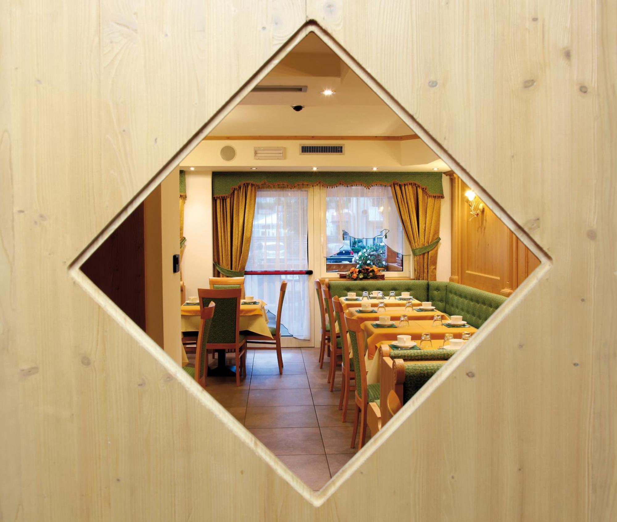 Hotel Gran Vacanze Rooms & Apartments 迪马罗 外观 照片