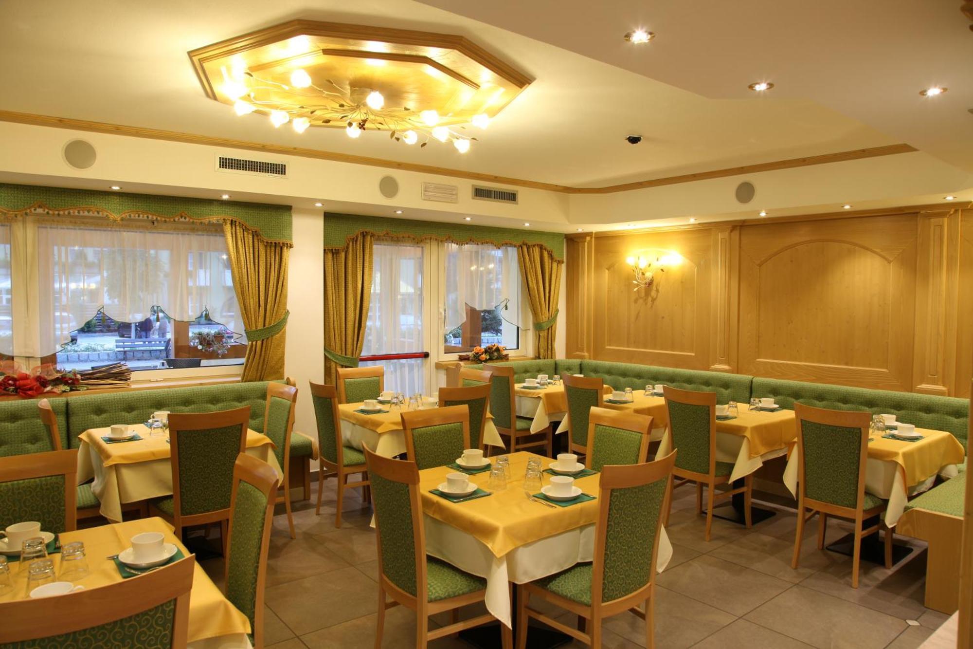 Hotel Gran Vacanze Rooms & Apartments 迪马罗 外观 照片
