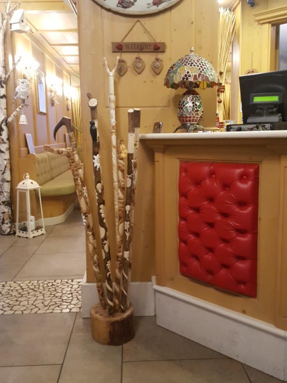 Hotel Gran Vacanze Rooms & Apartments 迪马罗 外观 照片