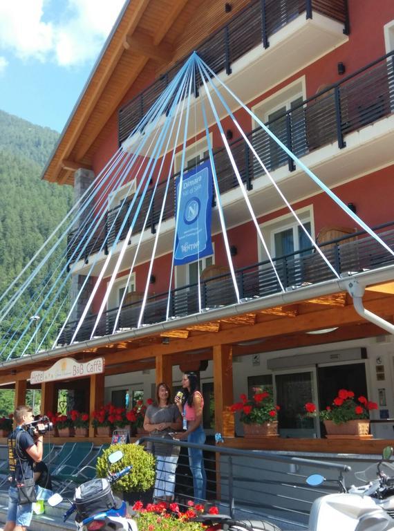 Hotel Gran Vacanze Rooms & Apartments 迪马罗 外观 照片