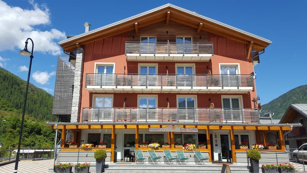 Hotel Gran Vacanze Rooms & Apartments 迪马罗 外观 照片