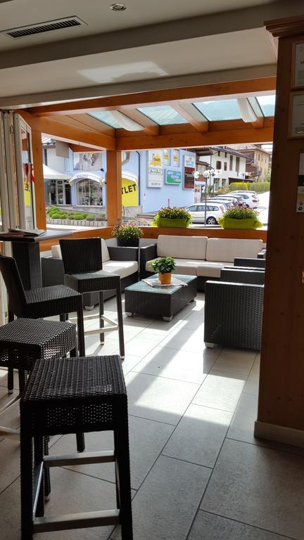 Hotel Gran Vacanze Rooms & Apartments 迪马罗 外观 照片
