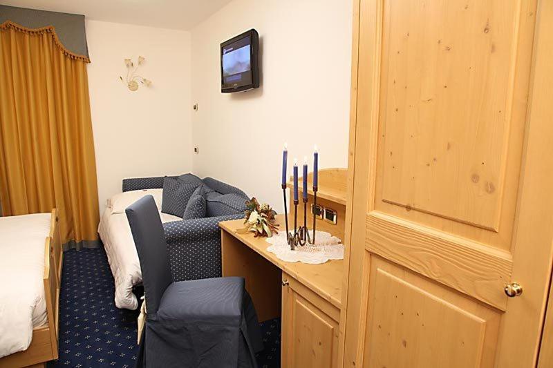Hotel Gran Vacanze Rooms & Apartments 迪马罗 客房 照片